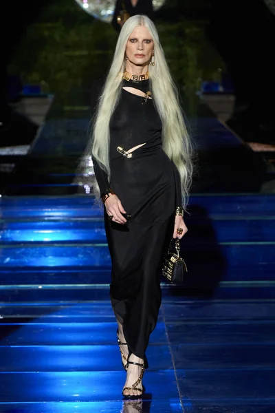 Look 1